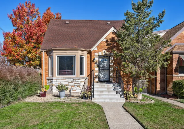 Photo 1 of Single family home for sale at 2656 W 103rd St, Chicago, IL 60655 | MLS# 12204920 | Listing updated on 2024-12-09