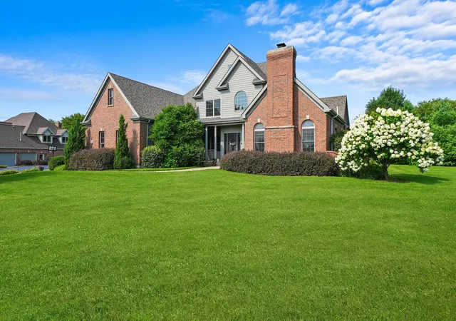 Photo 1 of Single family home for sale at 2205 Bay Oaks Dr, Mc Henry, IL 60051 | MLS# 12205315 | Listing updated on 2024-12-10