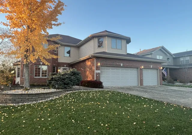 Photo 1 of Single family home for sale at 20766 S 82nd Avenue, Frankfort, IL 60423 | MLS# 12205758 | Listing updated on 2024-12-11