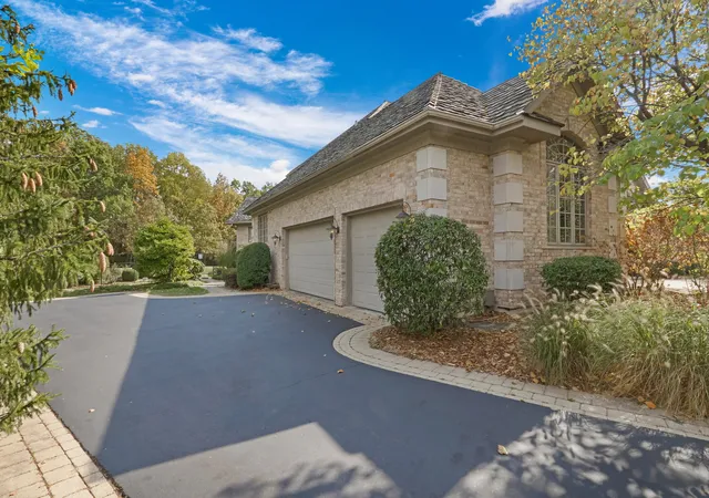 Photo 57 of Single family home for sale at 1731 Mansie Ct, Libertyville, IL 60048 | MLS# 12206166 | Listing updated on 2024-12-10