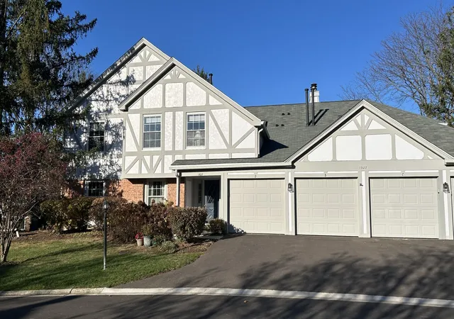 Photo 1 of Condo for sale at 1927 Ardmore Ln #C, Wheaton, IL 60189 | MLS# 12206200 | Listing updated on 2024-12-09