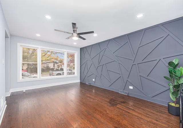 Photo 4 of Single family home for sale at 2211 W 81st Place, Chicago, IL 60620 | MLS# 12206333 | Listing updated on 2024-12-09