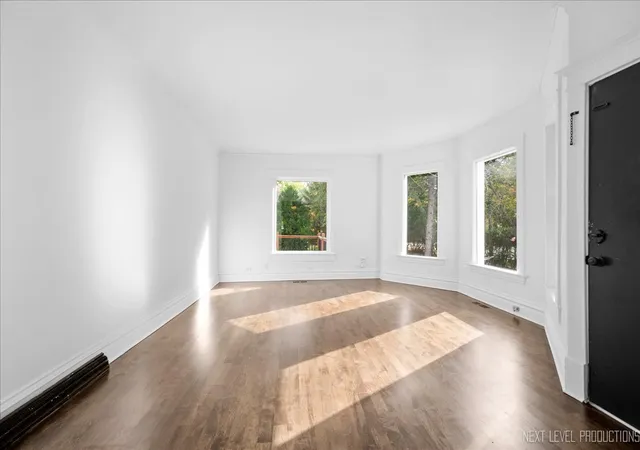 Photo 4 of Single Family Residence at 328 S 7th Street, Saint Charles, IL 60174 | MLS# 12206474 | | Sold on 2024-12-12