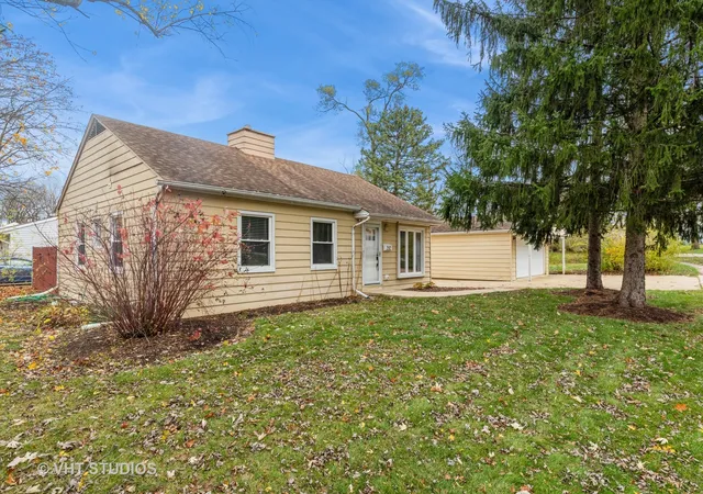 Photo 1 of Single family home for sale at 292 Saint Marys Pkwy, Buffalo Grove, IL 60089 | MLS# 12206941 | Listing updated on 2024-12-10