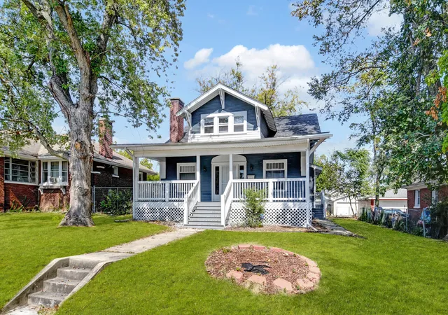 Photo 1 of Single family home for sale at 333 W 16th Street, Chicago Heights, IL 60411 | MLS# 12207607 | Listing updated on 2024-12-09