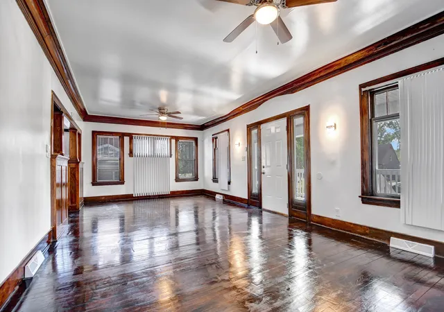 Photo 4 of Single family home for sale at 333 W 16th Street, Chicago Heights, IL 60411 | MLS# 12207607 | Listing updated on 2024-12-09