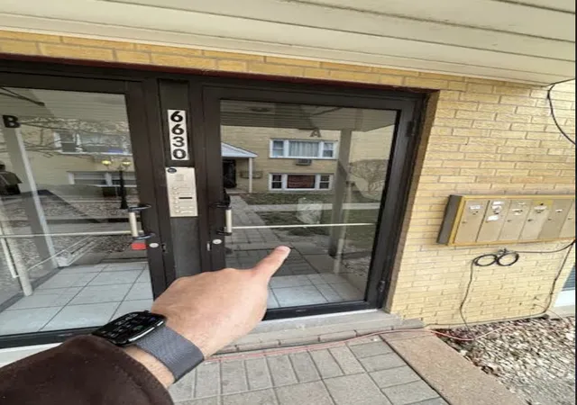 Listing Photo 5 - Condo for sale in building located at 6630 W 95Th St, Oak Lawn, IL 60453 - Unit #1A