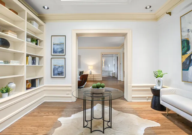 Photo 3 of Condo for sale at 2350 N Lincoln Park West #4S, Chicago, IL 60614 | MLS# 12208557 | Listing updated on 2024-12-10