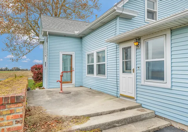 Photo 3 of Single family home for sale at 502 County Rd 900 E, Tolono, IL 61880 | MLS# 12208758 | Listing updated on 2024-12-09
