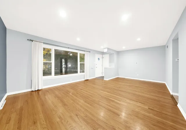 Photo 3 of Single family home for sale at 3751 W 76th Street, Chicago, IL 60652 | MLS# 12209044 | Listing updated on 2024-12-10