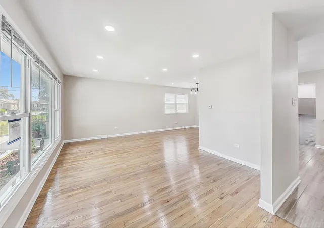 Photo 4 of Single family home for sale at 1019 W 110th Street, Chicago, IL 60643 | MLS# 12209072 | Listing updated on 2024-12-10