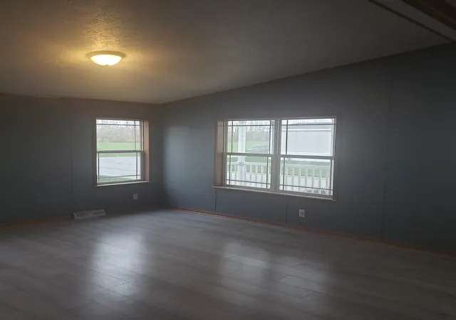 Photo 3 of Manufactured home for sale at 180 Falcon Dr, Lynwood, IL 60411 | MLS# 12209074 | Listing updated on 2024-12-10