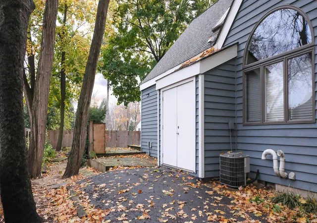 Photo 49 of Single family home for sale at 1115 S 6th Street, Saint Charles, IL 60174 | MLS# 12211292 | Listing updated on 2024-12-10