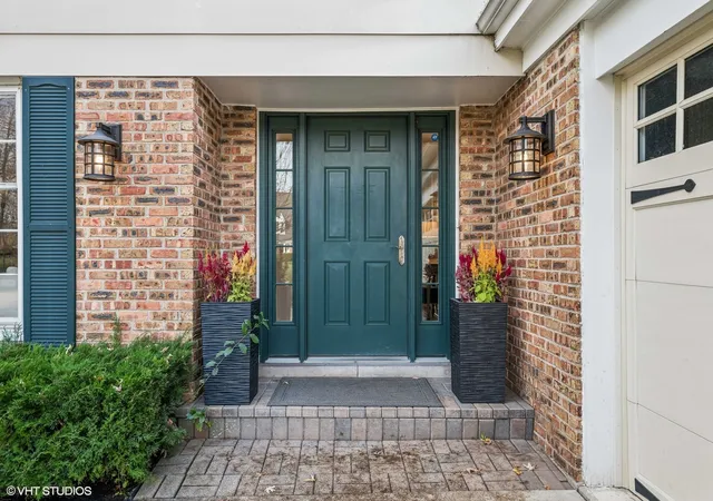 Photo 2 of Single family home for sale at 1336 S West Frk Dr, Lake Forest, IL 60045 | MLS# 12212455 | Listing updated on 2024-12-08