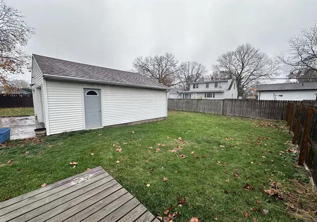 Photo 18 of Single family home for sale at 811 E 15th St, Sterling, IL 61081 | MLS# 12212815 | Listing updated on 2024-12-10