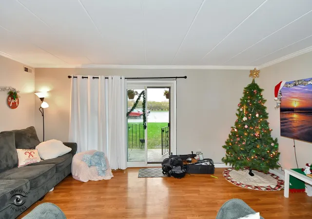 Listing Photo 5 - Condo for sale in building located at 8924 W 140Th St, Orland Park, IL 60462 - Unit #102