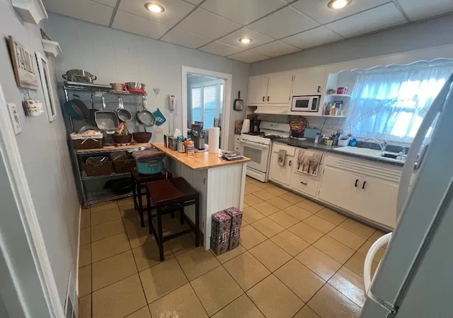 Photo 4 of Single family home for sale at 4226 Gunderson Ave, Berwyn, IL 60402 | MLS# 12212969 | Listing updated on 2024-12-10