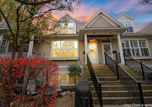 Townhouse for sale at 213 5th Street, Libertyville, IL 60048 | MLS# 12213698