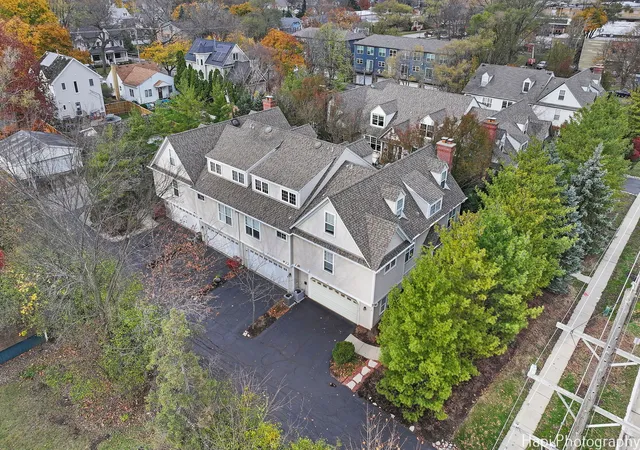 Photo 3 of Townhouse for sale at 213 5th Street, Libertyville, IL 60048 | MLS# 12213698 | Listing updated on 2024-12-06