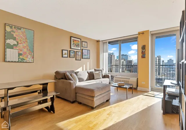 Photo 2 of Condo for sale at 450 W Briar Pl #12D, Chicago, IL 60657 | MLS# 12214814 | Listing updated on 2024-12-10