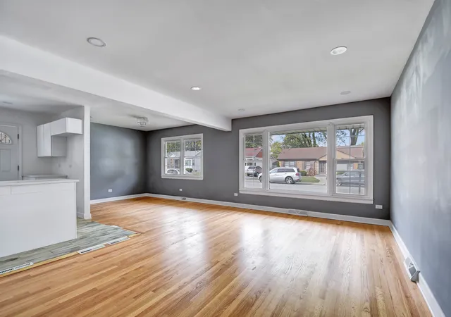 Photo 3 of Single family home for sale at 737 E 157th Place, South Holland, IL 60473 | MLS# 12216513 | Listing updated on 2024-12-10