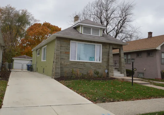 Photo 1 of Single family home for sale at 1624 S 18th Avenue, Maywood, IL 60153 | MLS# 12216531 | Listing updated on 2024-12-10