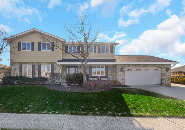 Photo 1 of Single family home for sale at 12143 Black Forest Trl, Homer Glen, IL 60491 | MLS# 12217138 | Listing updated on 2024-12-10
