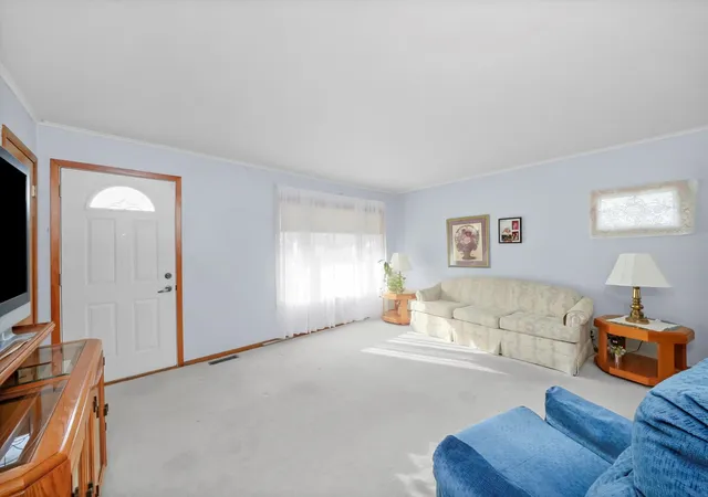 Photo 4 of Single family home for sale at 2626 122nd Street, Blue Island, IL 60406 | MLS# 12217574 | Listing updated on 2024-12-10