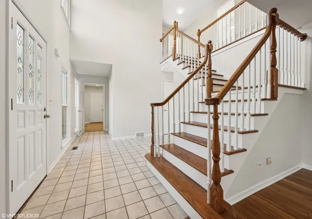 Photo 2 of Single family home for sale at 1415 Spring Hl Dr, Algonquin, IL 60102 | MLS# 12218531 | Listing updated on 2024-12-09