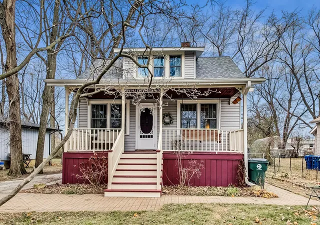 Photo 1 of Single family home for sale at 26w136 Jewell Rd, Wheaton, IL 60187 | MLS# 12218746 | Listing updated on 2024-12-07