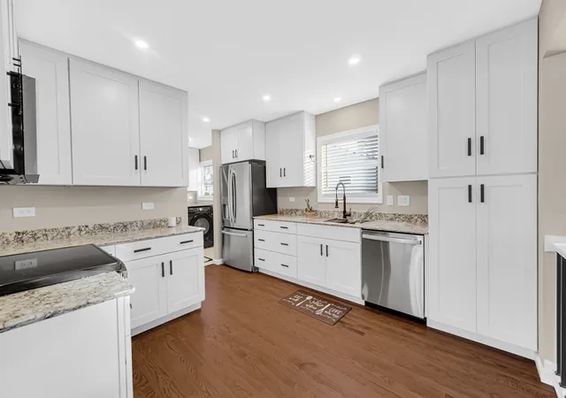 Photo 2 of Single family home for sale at 416 E Elm St, Wheaton, IL 60189 | MLS# 12219002 | Listing updated on 2024-12-07