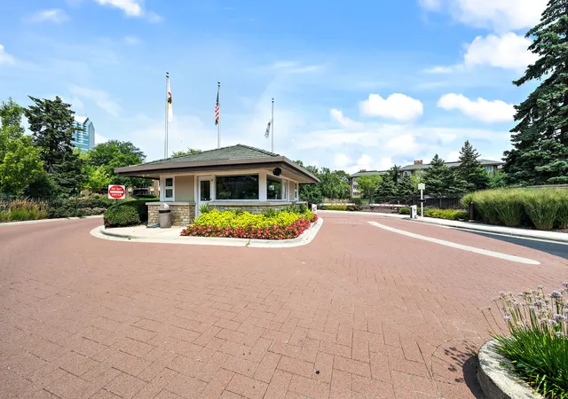 Photo 32 of Condo for sale at 2 Oak Brook Club Dr #B311, Oak Brook, IL 60523 | MLS# 12219015 | Listing updated on 2024-12-07