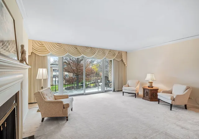 Photo 4 of Condominium at 2 Oak Brk Clb Dr #B311, Oak Brook, IL 60523 | MLS# 12219015 | | Sold on 2025-02-20
