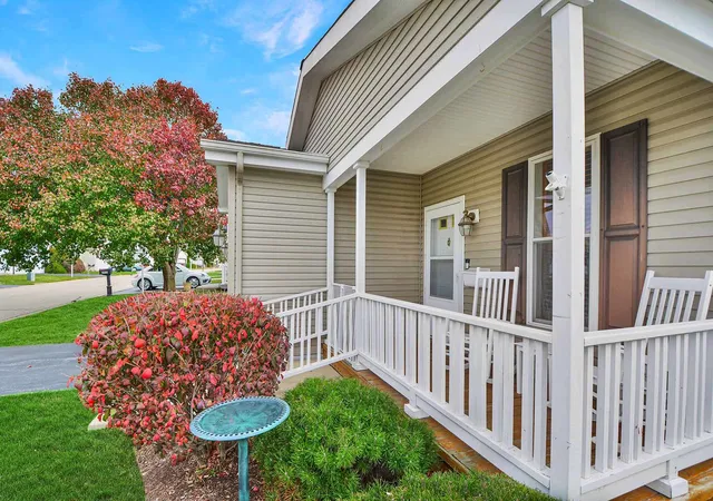 Photo 3 of Single family home for sale at 3417 Steeplechase Wy, Grayslake, IL 60030 | MLS# 12219203 | Listing updated on 2024-12-10