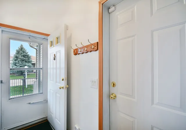 Photo 4 of Single family home for sale at 3417 Steeplechase Wy, Grayslake, IL 60030 | MLS# 12219203 | Listing updated on 2024-12-10