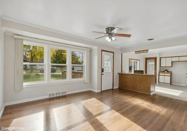 Photo 3 of Single family home for sale at 1704 12th Street, Winthrop Harbor, IL 60096 | MLS# 12219231 | Listing updated on 2024-12-08