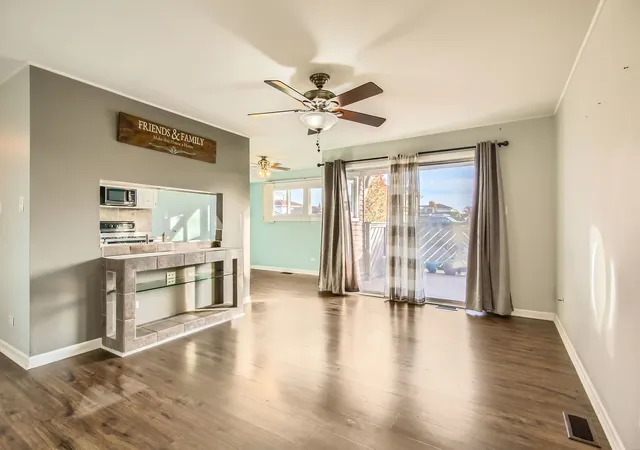 Photo 3 of Condo for sale at 7923 164th Court #281, Tinley Park, IL 60477 | MLS# 12219385 | Listing updated on 2024-12-10