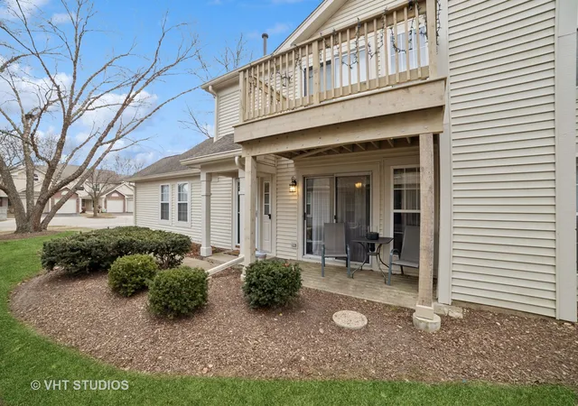 Photo 3 of Condo for sale at 724 Ripple Brk Ln #0, Elgin, IL 60120 | MLS# 12219607 | Listing updated on 2024-12-08
