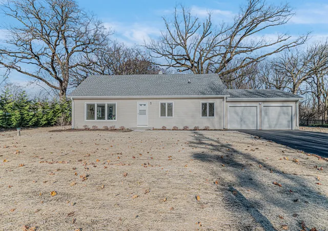Photo 1 of Single family home for sale at 804 18th Street, Zion, IL 60099 | MLS# 12219967 | Listing updated on 2024-12-08