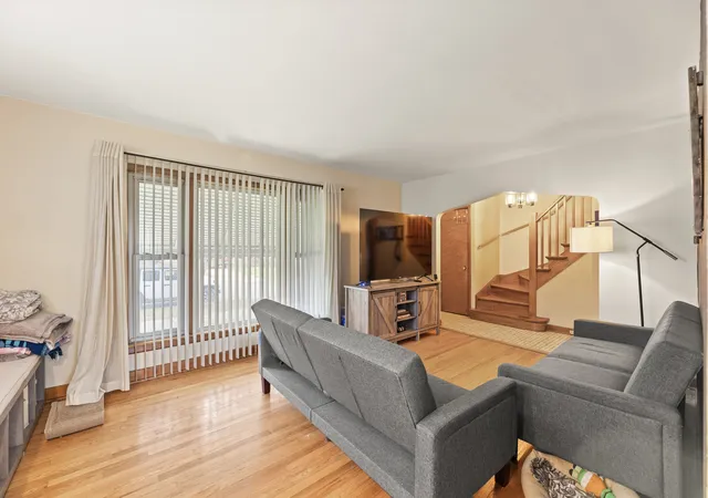 Photo 3 of Single family home for sale at 3912 Wisconsin Ave, Berwyn, IL 60402 | MLS# 12220028 | Listing updated on 2024-12-09
