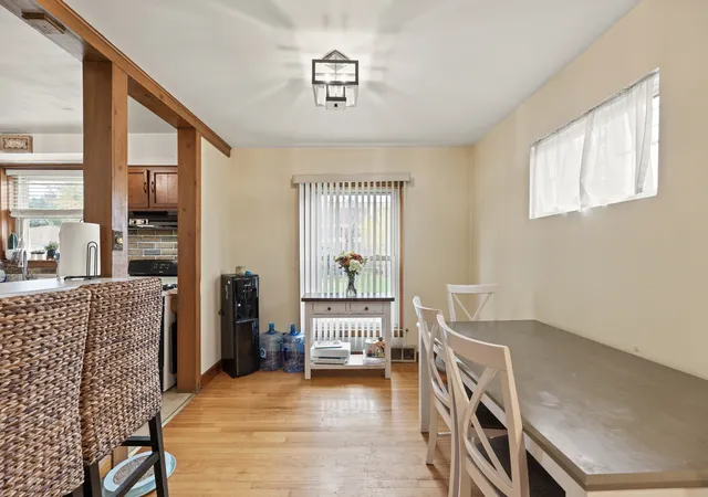 Photo 4 of Single family home for sale at 3912 Wisconsin Ave, Berwyn, IL 60402 | MLS# 12220028 | Listing updated on 2024-12-09