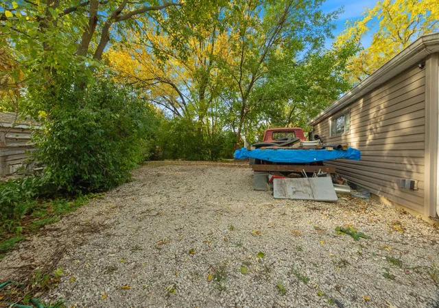 Photo 22 of Single family home for sale at 971 E Capri Dr, Palatine, IL 60074 | MLS# 12220195 | Listing updated on 2024-12-10