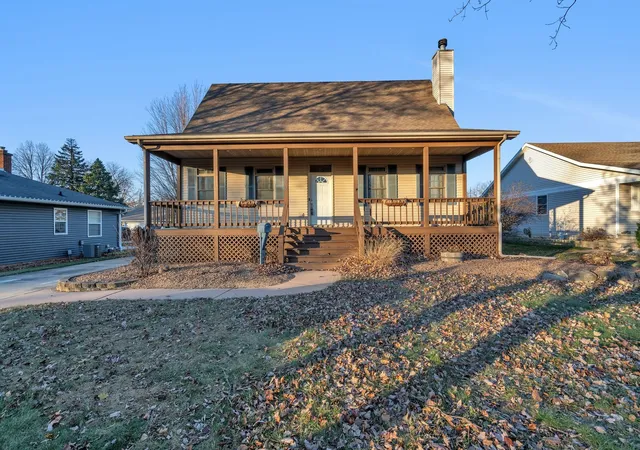 Photo 2 of Single family home for sale at 380 E 2nd St, Coal City, IL 60416 | MLS# 12220392 | Listing updated on 2024-12-09