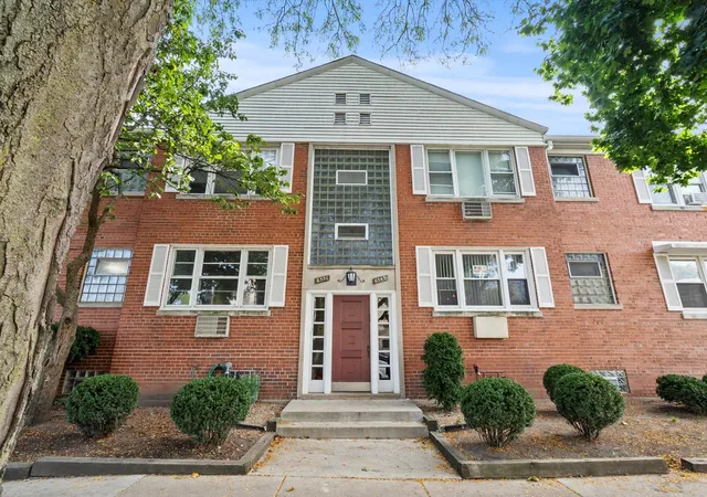 Photo 1 of Condo for sale at 6551 N Damen Ave #1, Chicago, IL 60645 | MLS# 12220477 | Listing updated on 2024-12-09