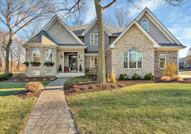 Photo 2 of Single family home for sale at 1013 Wooded Crest Dr, Morris, IL 60450 | MLS# 12220483 | Listing updated on 2024-12-10