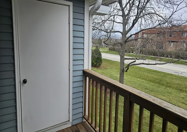 Listing Photo 2 - Condo for sale in building located at 214 W Jennifer Ln, Palatine, IL 60067 - Unit #1-6A