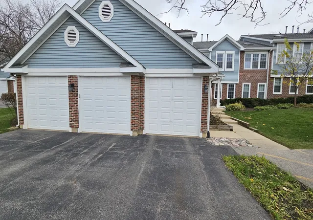 Photo 2 of Condo for sale at 214 W Jennifer Ln #1-6A, Palatine, IL 60067 | MLS# 12220484 | Listing updated on 2024-12-09