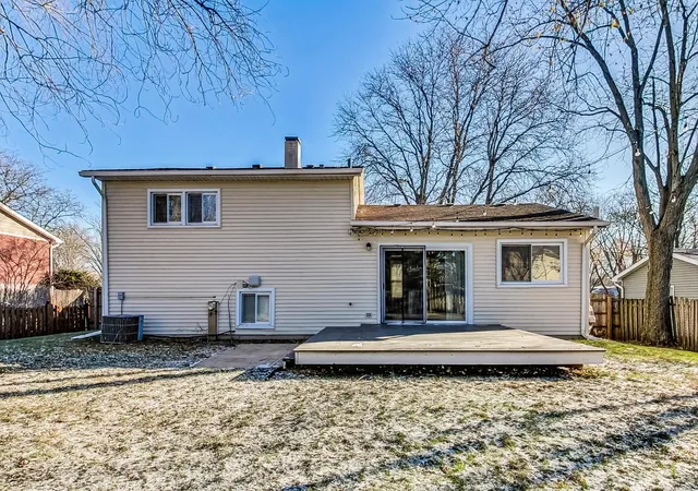Photo 28 of Single family home for sale at 1876 Cambridge Ln, Wheaton, IL 60189 | MLS# 12221273 | Listing updated on 2024-12-08