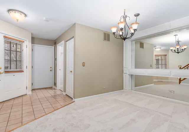 Photo 3 of Townhouse for sale at 723 Ripple Brk Ln, Elgin, IL 60120 | MLS# 12221570 | Listing updated on 2024-12-08
