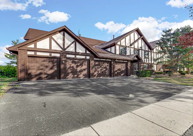 Photo 1 of Condo for sale at 6750 180th St #1W, Tinley Park, IL 60477 | MLS# 12221866 | Listing updated on 2024-12-06
